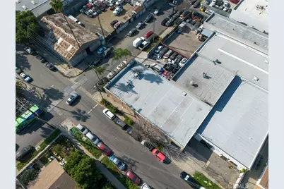 14701 Calvert Street, Van Nuys, CA 91411 - Photo 21