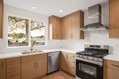 7040 Tyrone Avenue, Van Nuys, CA 91405 - Photo 9