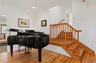 1012 N Sunset Canyon Dr, Burbank, CA 91504 - Photo 21