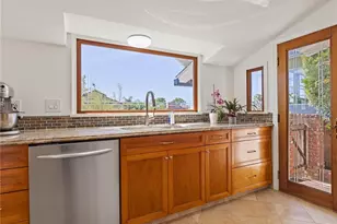 1012 N Sunset Canyon Dr, Burbank, CA 91504 - Photo 9