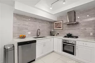 10926 Bluffside Dr, Studio City, CA 91604 - Photo 11