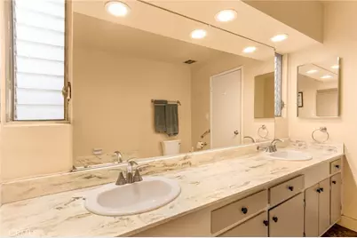 615 E Olive #A, Burbank, CA 91501 - Photo 13