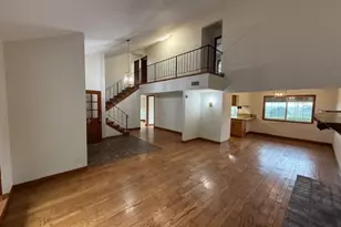 3003 Mesa Verde Dr, Burbank, CA 91504 - Photo 9