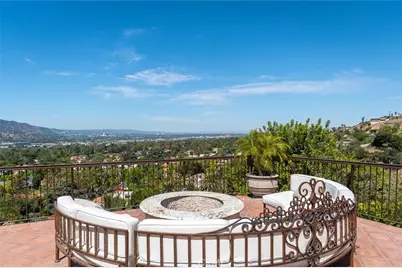 330 Kempton Road, Glendale, CA 91202 - Photo 65