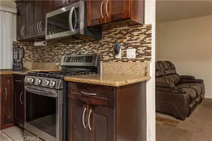 16710 Orange, Paramount, CA 90723 - Photo 5