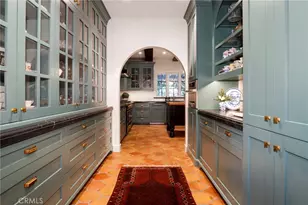 898 S Victoria, Los Angeles, CA 90005 - Photo 17