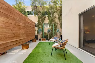 1045 N Kings Road, West Hollywood, CA 90069 - Photo 21
