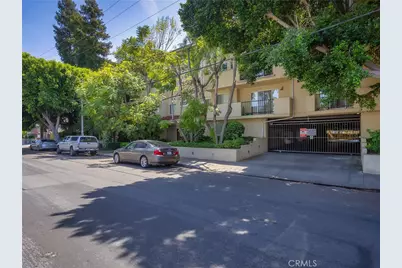 11044 Acama Street #302, Studio City, CA 91602 - Photo 5