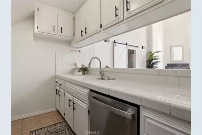 11044 Acama Street #302, Studio City, CA 91602 - Photo 9