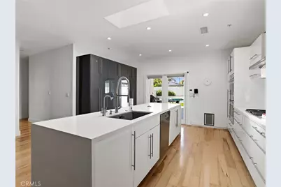 1033 N Pass Avenue, Burbank, CA 91505 - Photo 7