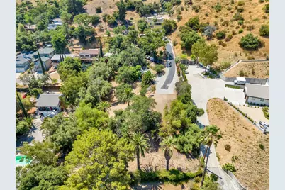 8455 McGroarty Street, Sunland, CA 91040 - Photo 21