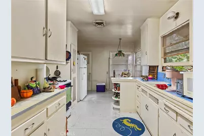 441 Dartmouth Road, Burbank, CA 91504 - Photo 7