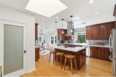 1025 N Screenland Drive, Burbank, CA 91505 - Photo 13