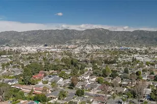 401 S Orchard Dr, Burbank, CA 91506 - Photo 45