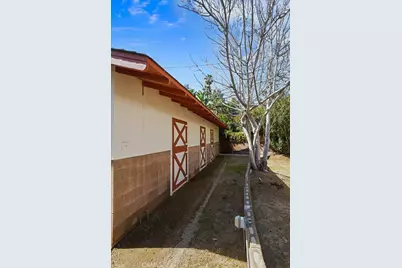 1925 W Parkside, Burbank, CA 91506 - Photo 35