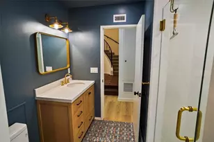 1925 W Parkside, Burbank, CA 91506 - Photo 15