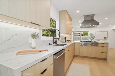 23856 Aetna, Woodland Hills, CA 91367 - Photo 17