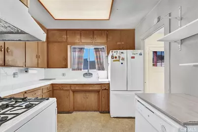 637 E Fairmount Road, Burbank, CA 91501 - Photo 3