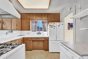 637 E Fairmount Rd, Burbank, CA 91501 - Photo 3