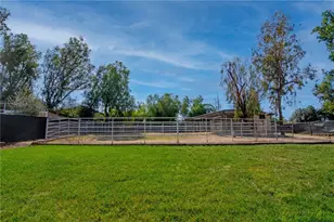 922 Carefree Dr, Simi Valley, CA 93065 - Photo 39