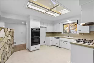 9960 Milburn, Los Angeles, CA 91352 - Photo 31