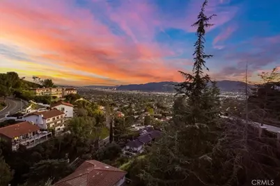 12 Skyline Drive, Burbank, CA 91501 - Photo 19