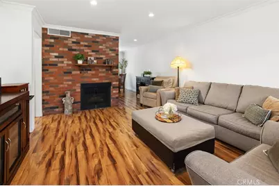 7715 Via Napoli, Los Angeles, CA 91504 - Photo 3