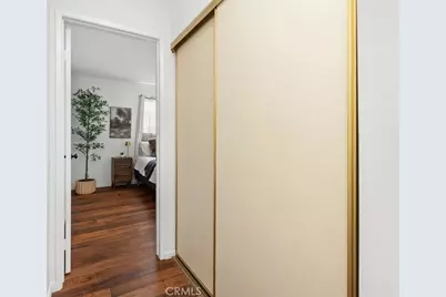 7715 Via Napoli, Los Angeles, CA 91504 - Photo 21