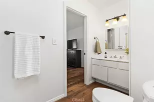 7715 Via Napoli, Los Angeles, CA 91504 - Photo 17