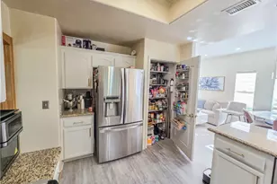 15810 Larkspur St, Sylmar, CA 91342 - Photo 13