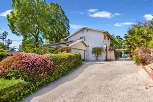 16901 Pineridge Dr, Granada Hills, CA 91344 - Photo 27