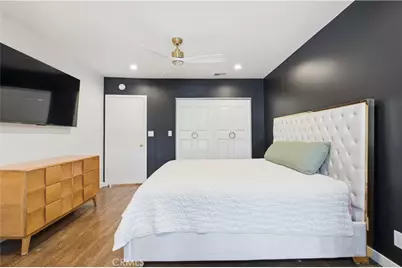 831 E Walnut, Burbank, CA 91501 - Photo 19