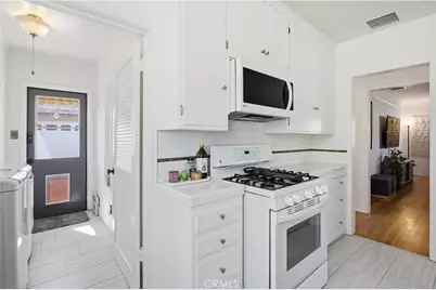 311 S Mariposa Street, Burbank, CA 91506 - Photo 11