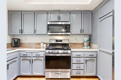 7100 Balboa Boulevard #805, Lake Balboa, CA 91406 - Photo 7