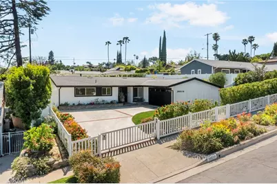 20516 Aetna Street, Woodland Hills, CA 91367 - Photo 47