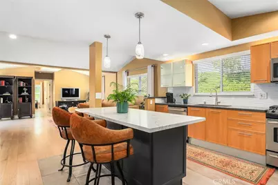 20516 Aetna Street, Woodland Hills, CA 91367 - Photo 13