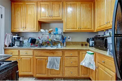 1212 W Victory Boulevard, Burbank, CA 91506 - Photo 35