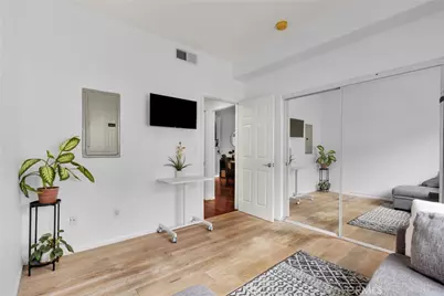 7124 Woodman, Van Nuys, CA 91405 - Photo 15