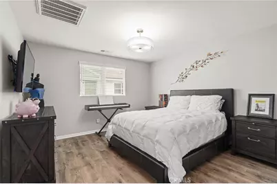 14840 Maple Ter, Los Angeles, CA 91402 - Photo 17