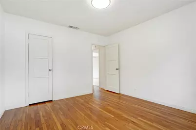 5759 Hazeltine, Van Nuys, CA 91401 - Photo 9