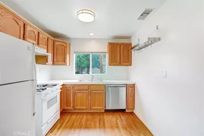 5759 Hazeltine, Van Nuys, CA 91401 - Photo 5