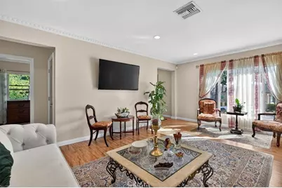 820 S Kenneth, Burbank, CA 91501 - Photo 3