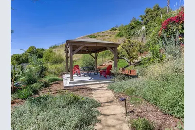 1012 N Sunset Canyon Drive, Burbank, CA 91504 - Photo 49