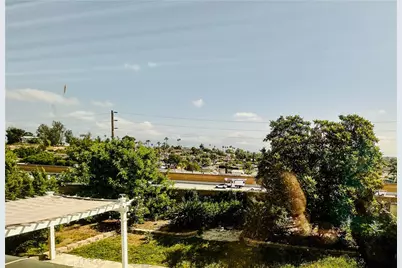 10 Bluff Point Circle, Phillips Ranch, CA 91766 - Photo 31
