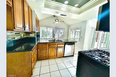 10 Bluff Point Circle, Phillips Ranch, CA 91766 - Photo 15