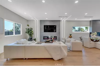 7115 Matilija Avenue, Van Nuys, CA 91405 - Photo 11