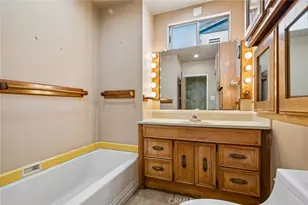 449 W Elm Ave, Burbank, CA 91506 - Photo 21