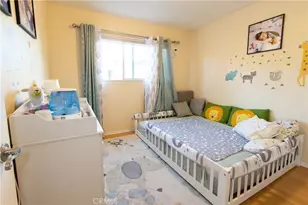 9551 Via Ricardo, Burbank, CA 91504 - Photo 17
