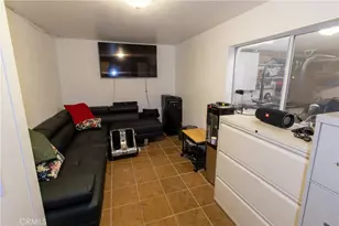 9551 Via Ricardo, Burbank, CA 91504 - Photo 23