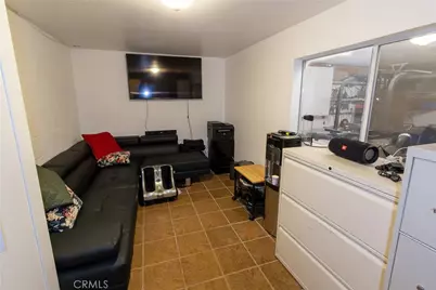 9551 Via Ricardo, Burbank, CA 91504 - Photo 23